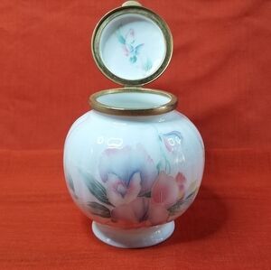 Aynsley White Floral Lidded Ginger Jar  "Little Sweetheart"  Made in England